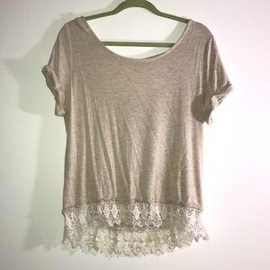 Short sleeved shirt with a lower backline